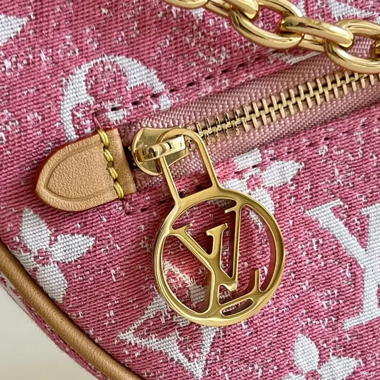 2201YA0007 LV Bag 0630